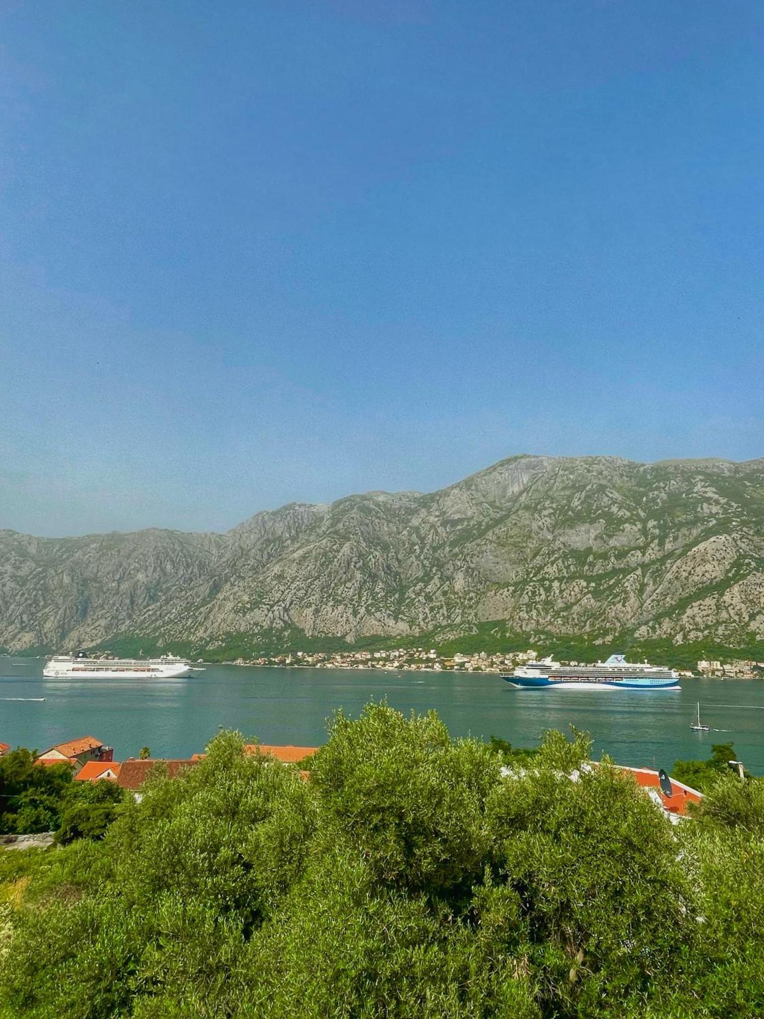 Apartments Krivokapic Prcanj With Bay View Kotor Ngoại thất bức ảnh