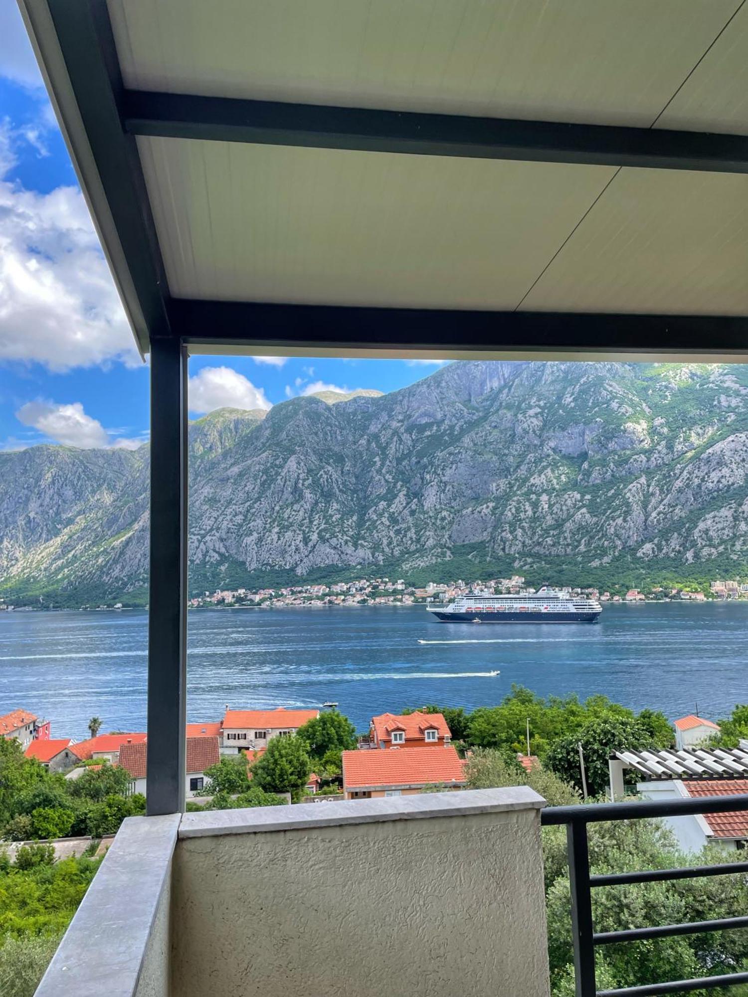 Apartments Krivokapic Prcanj With Bay View Kotor Ngoại thất bức ảnh