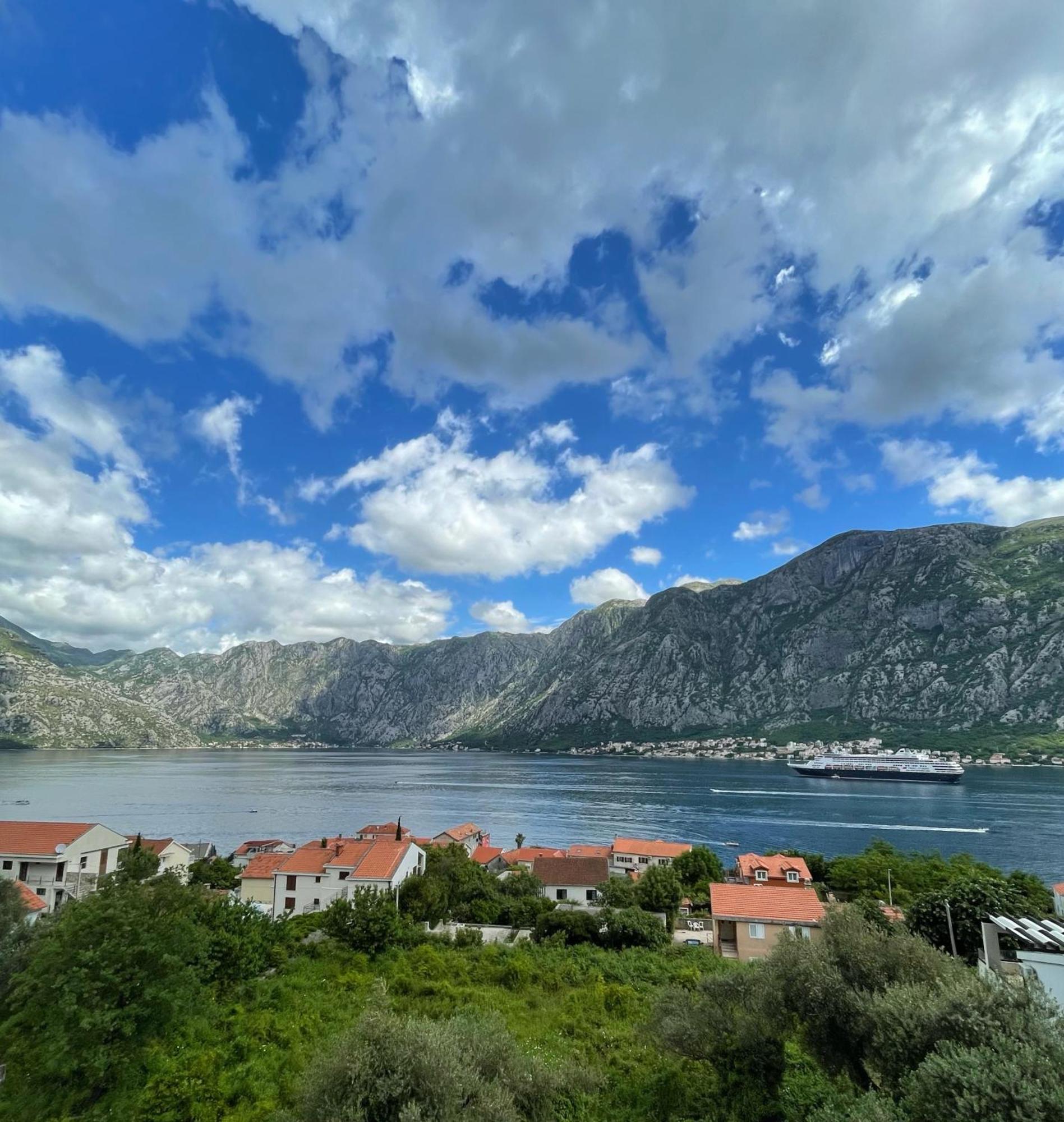 Apartments Krivokapic Prcanj With Bay View Kotor Ngoại thất bức ảnh