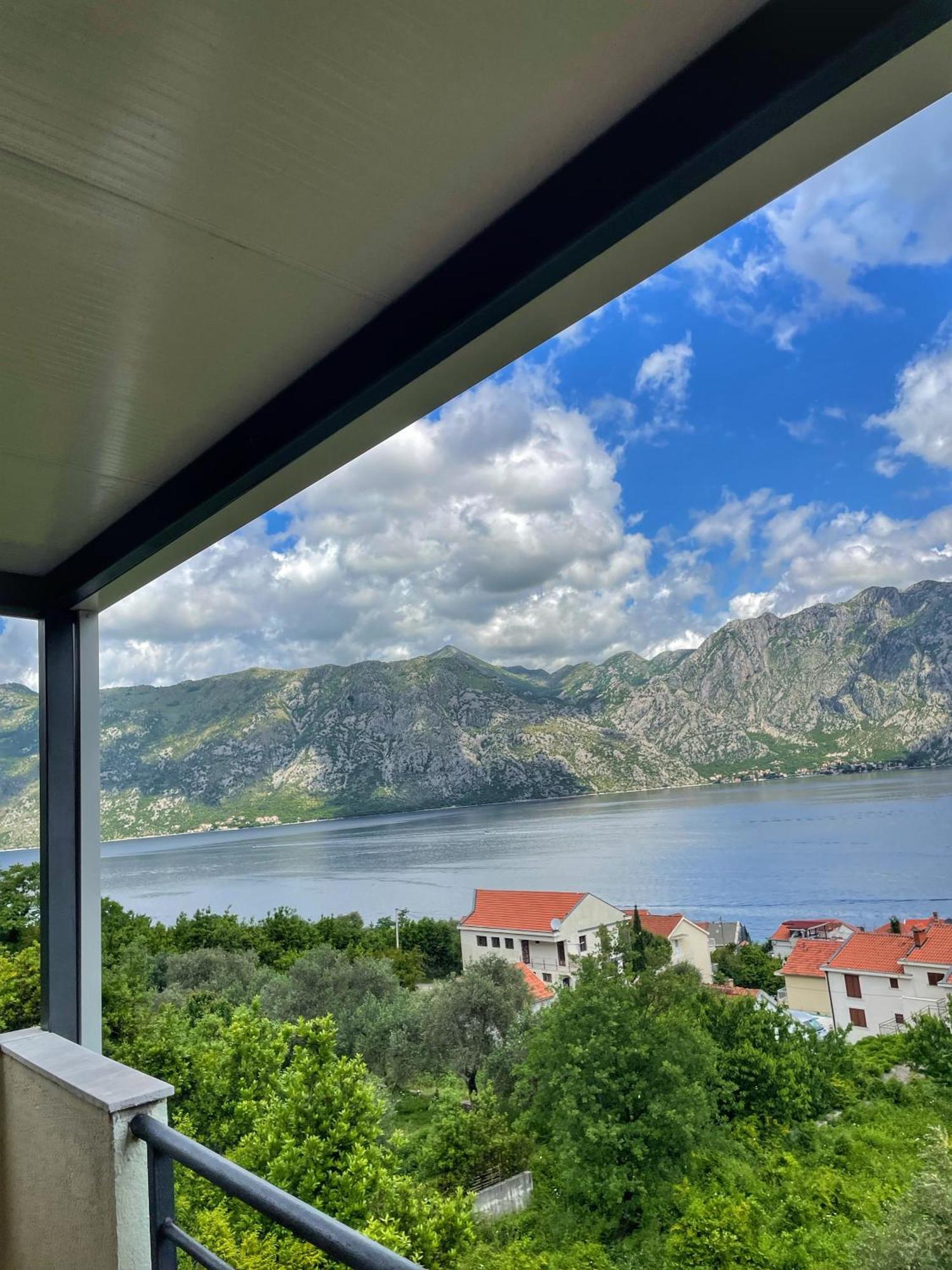 Apartments Krivokapic Prcanj With Bay View Kotor Ngoại thất bức ảnh