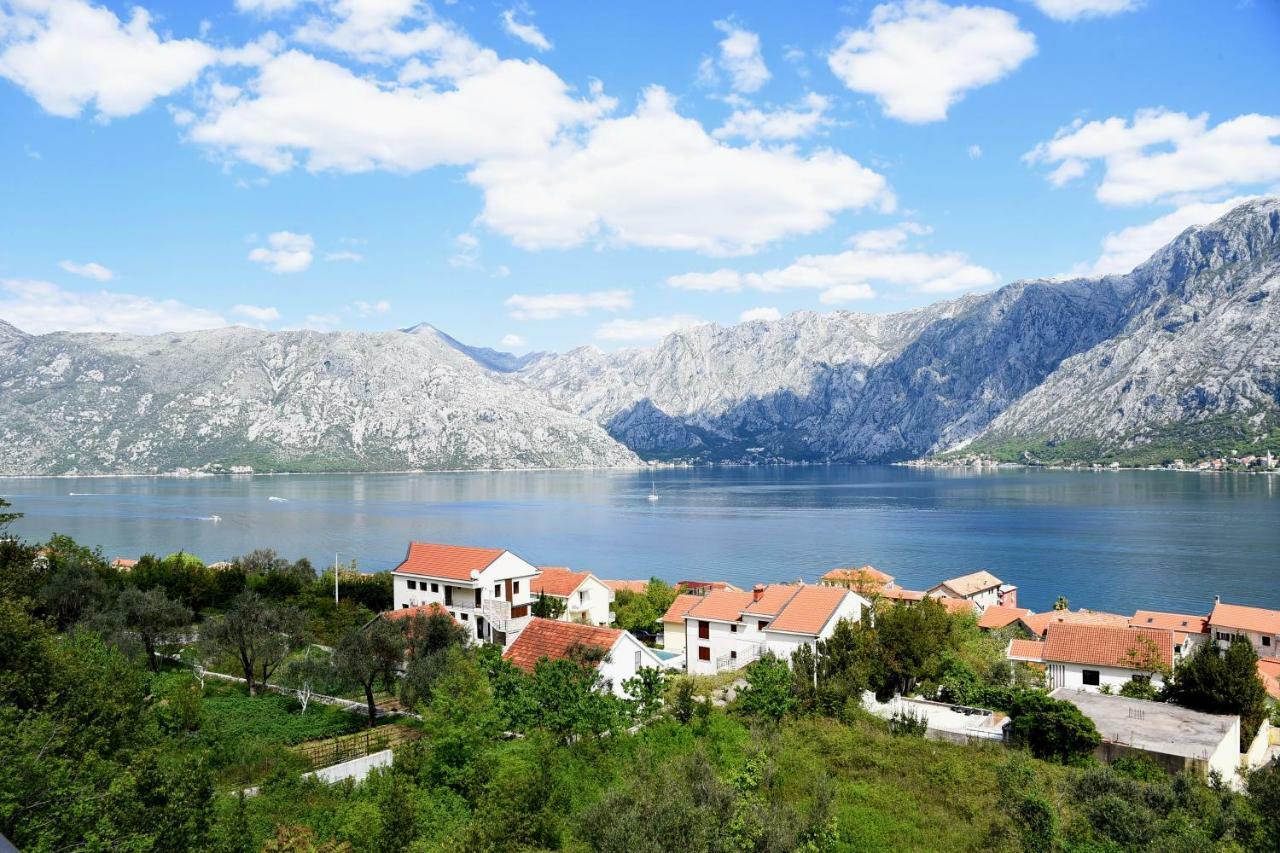 Apartments Krivokapic Prcanj With Bay View Kotor Ngoại thất bức ảnh